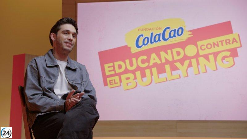 Víctor Elías denuncia haber sido acosado por siete agresores por su fama televisiva.