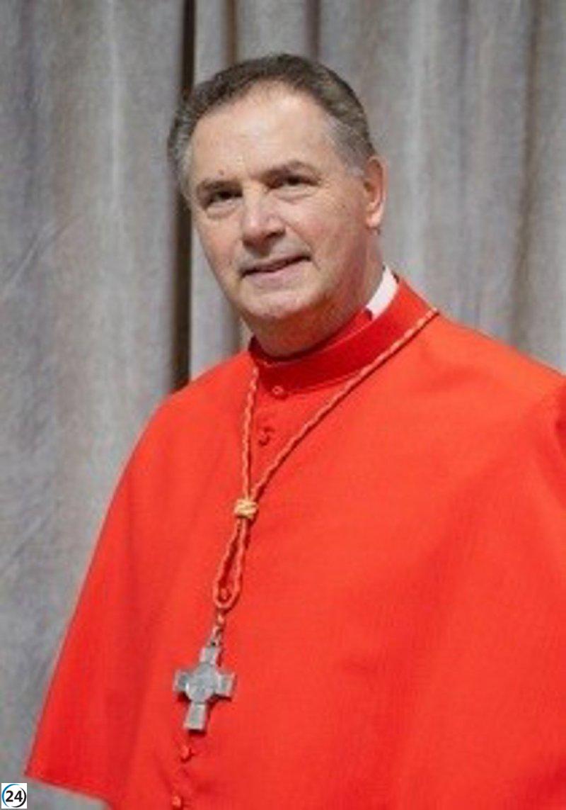 Cardenal español Fernádez Artime, aliado de Francisco, aboga por la educación juvenil en el Cónclave.