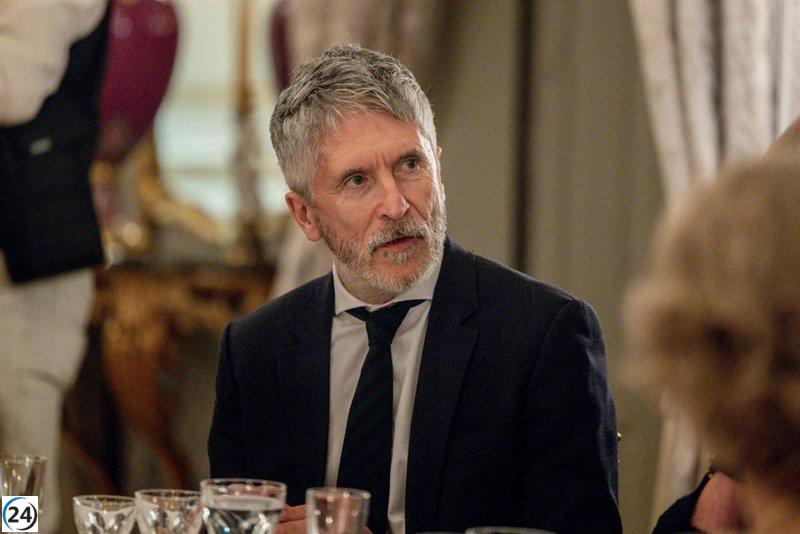 Interior despenaliza el consumo de drogas en autos privados estacionados.