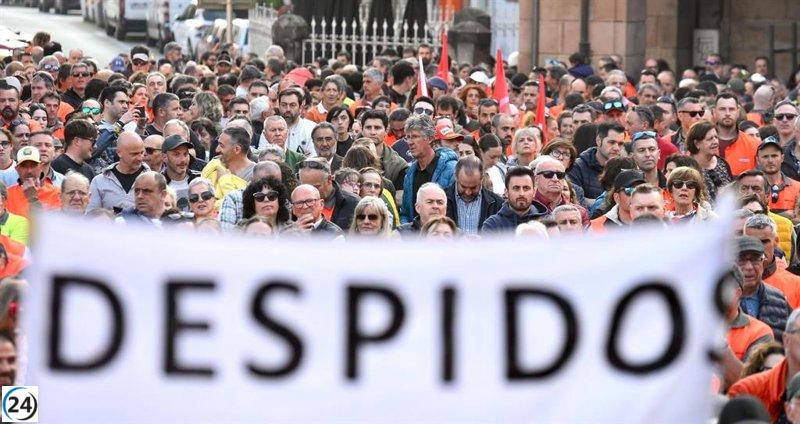Trabajadores de Bridgestone en Puente San Miguel y Basauri se pronuncian hoy sobre el ERE propuesto.