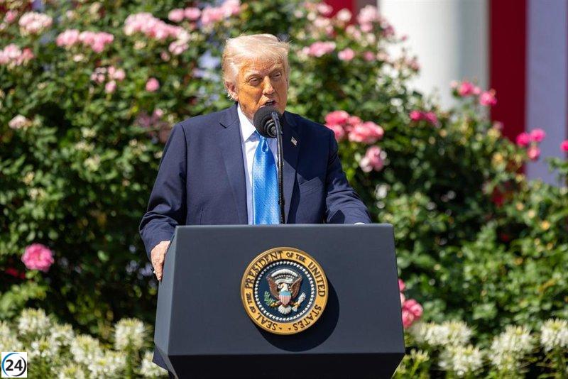 Trump sugiere que Biden ocultó su diagnóstico de cáncer de próstata.