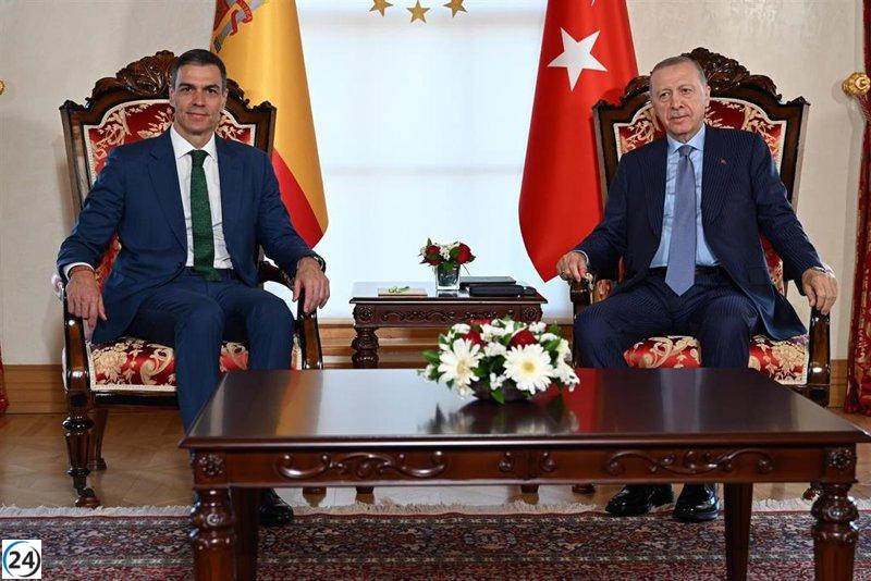 Sánchez destaca la función de Turquía como mediador en los conflictos de Ucrania y Gaza, subrayando su relevancia estratégica para las empresas.