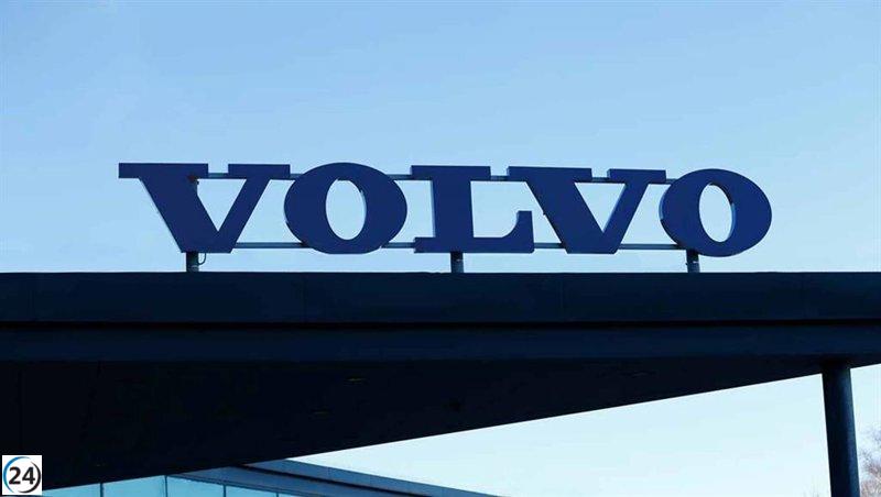 Volvo Cars anuncia la eliminación de 3,000 puestos, afectando al 15% de su fuerza laboral global.