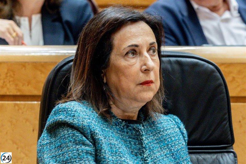 Robles defiende el plan de defensa y responde a las críticas del PP: