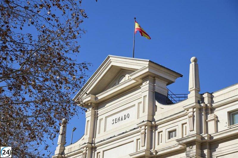 PSOE denuncia falta de transparencia en costos de actividades de la UNED, mientras que el PP resalta problemas en su gestión de contratos.