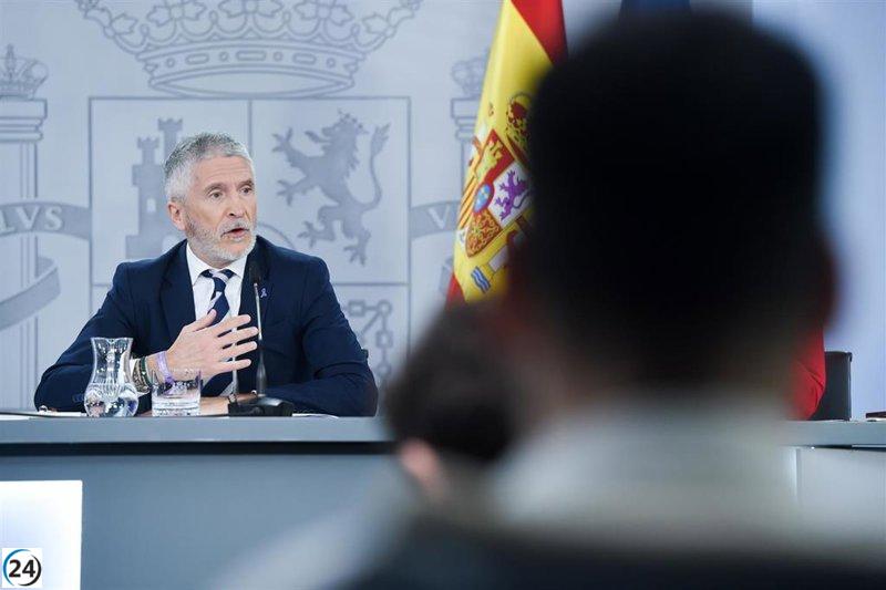 El Gobierno propone una nueva ley para salvaguardar servicios básicos en energía, transporte y salud.