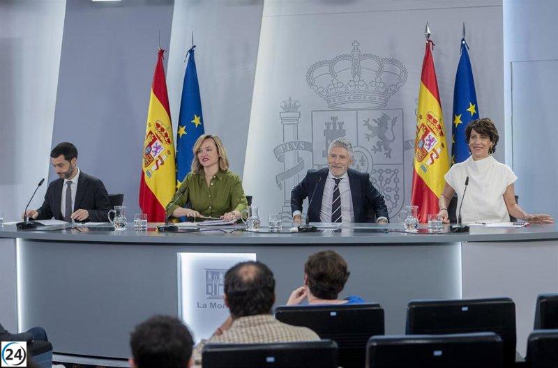 Sainz informa que se está evaluando la posible extensión de la regularización de migrantes tras la dana.