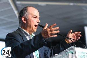 Turull destaca el compromiso del Gobierno con el catalán en Europa, percibiendo un horizonte más optimista.
