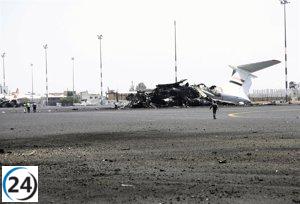 Israel lanza ataques aéreos contra el aeropuerto de Saná, Yemen.