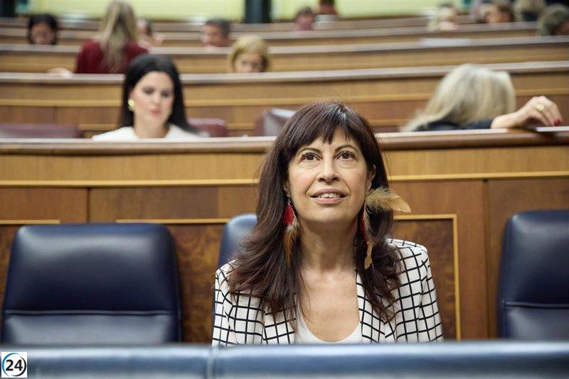 El Gobierno defiende su inversión en igualdad ante las críticas del PP por recortes.
