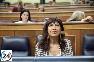 El Gobierno defiende su inversión en igualdad ante las críticas del PP por recortes.