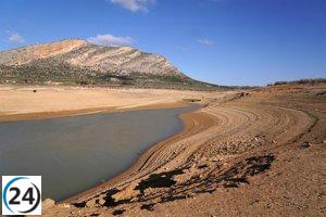 El cambio climático provoca un mes adicional de calor extremo en 2024, afectando a 4.000 millones de personas, revela un estudio.