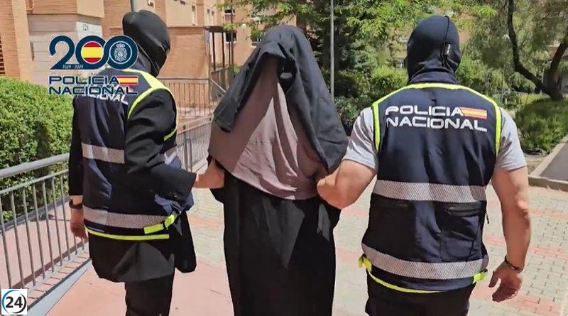 Arrestan en Madrid a dos jóvenes por fundar una academia yihadista para mujeres.