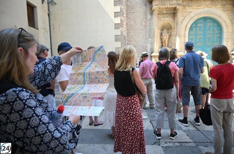 España se consolida como destino turístico principal en Europa para el verano de 2025, revela CESAE.