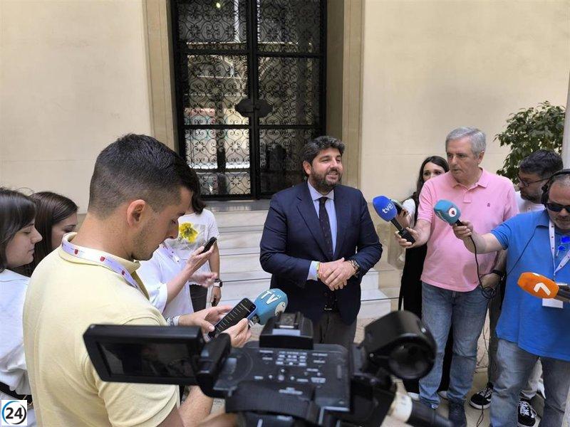 López Miras y Vox sellan pacto para avanzar en los Presupuestos de Murcia 2025.