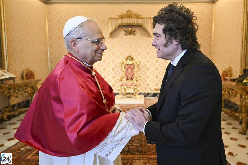 León XIV y Milei creen necesaria una paz inmediata en su primer encuentro en el Vaticano.