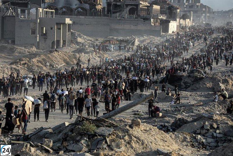 Gaza reporta 51 fallecidos en ataques israelíes mientras se agolpan por asistencia humanitaria.