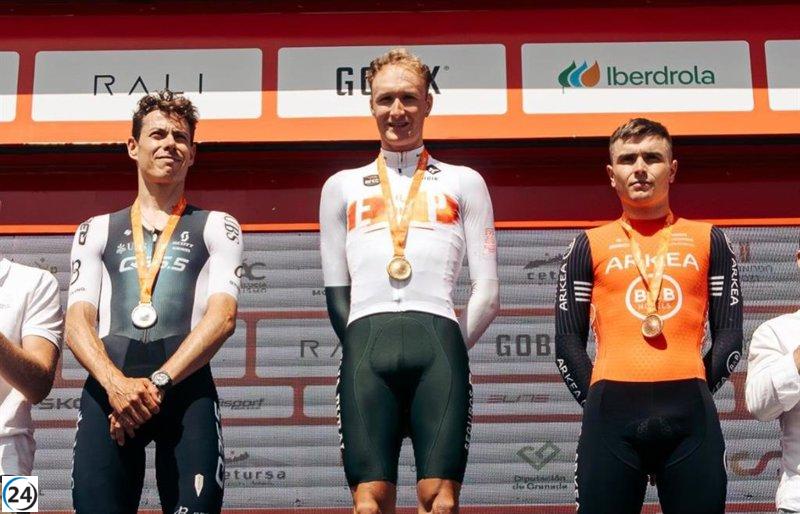 Abel Balderstone se corona campeón de España de contrarreloj en un día marcado por el caos.