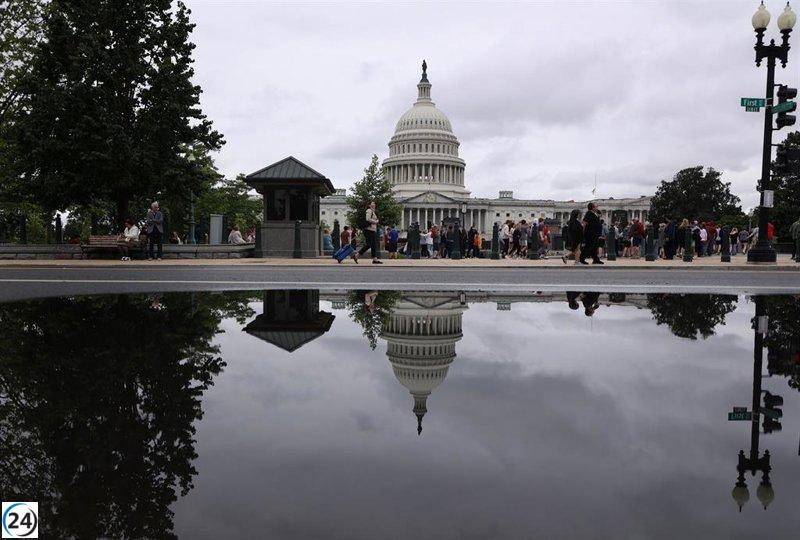 El Senado de EE. UU. pospone la decisión sobre el polémico paquete fiscal de Trump hasta el lunes.