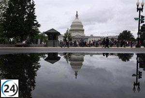 El Senado de EE. UU. pospone la decisión sobre el polémico paquete fiscal de Trump hasta el lunes.