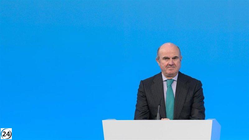 Guindos anticipa estancamiento en la eurozona y cuestiona el impacto de posibles recortes en los tipos de interés.
