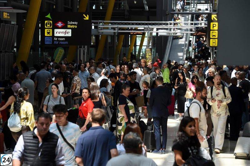 Aerolíneas exigen soluciones inmediatas al caos en la T4 Satélite de Barajas.