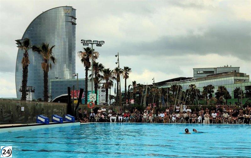 El CN Barcelona presenta un emocionante espectáculo del equipo español de natación artística antes del Mundial.