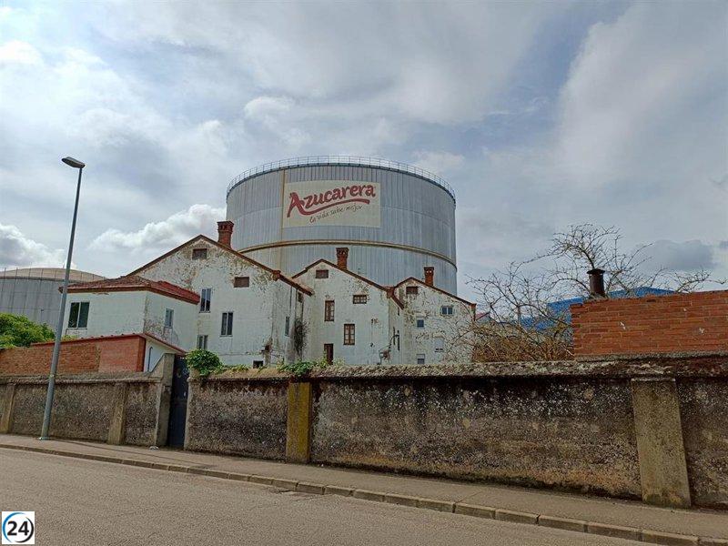 El Comité de Empresa de la Azucarera denuncia retrasos en traslados y despidos tras la aplicación del ERE.