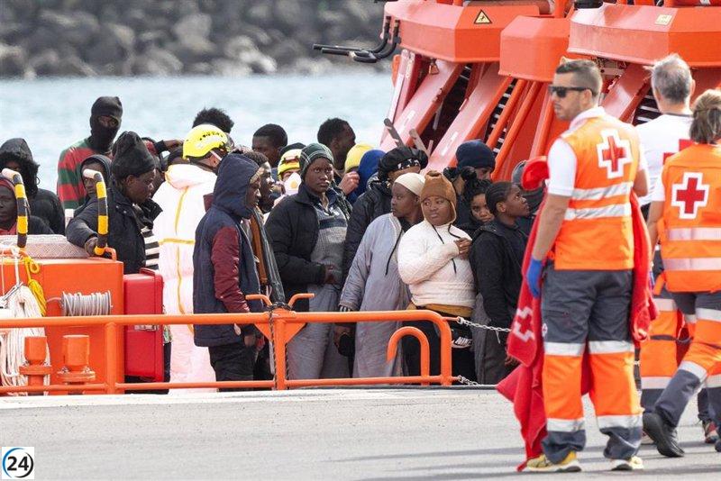 El Gobierno iniciará el lunes el traslado de ocho menores migrantes a la Península.