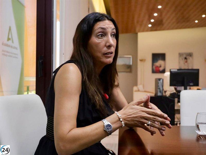 Andalucía critica a Sánchez por fomentar actos xenófobos en la gestión de menores migrantes y la valla de El Ejido.