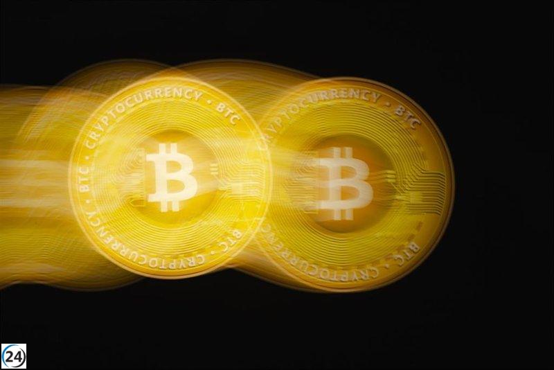 El bitcoin alcanza un nuevo hito, superando los 124,000 dólares.