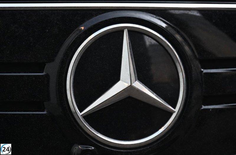 Mercedes-Benz liquidará participaciones en Nissan por cerca de 300 millones de euros a través de su fondo de pensiones.