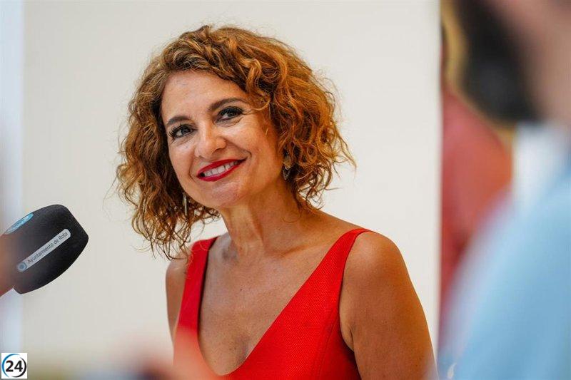 Montero defiende la capacidad de las mujeres en el gobierno, subrayando que no solo deben ser vistas como trabajadoras: 