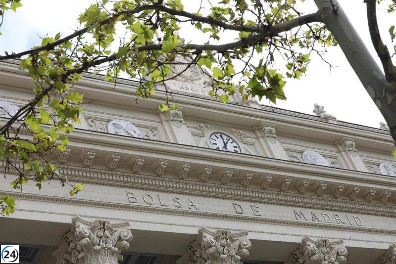 El Ibex 35 inicia la semana con un repunte del 0,3%, acercándose a los 14.900 puntos.