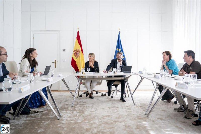 Sumar y sus socios reconocen el impacto del rechazo a la reducción de jornada, pero respaldan firmemente a Yolanda Díaz.