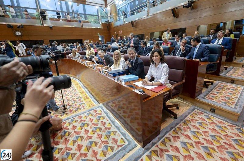 Ayuso responde a la izquierda que cuestiona su vida personal y sus relaciones.
