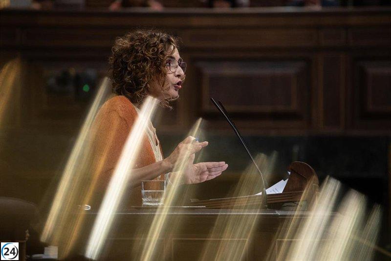 El PP critica al Gobierno por su falta de apoyo a las mujeres, mientras Montero responde señalando su papel en la 