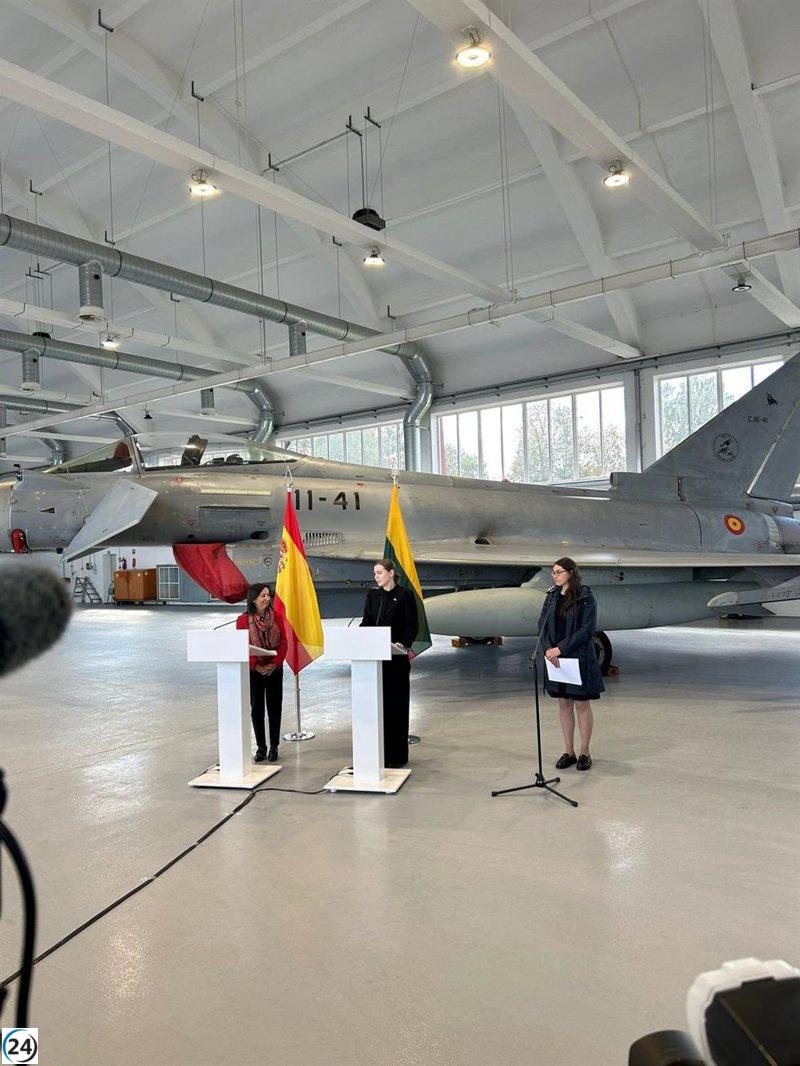 Lituania urge a España a movilizar sus cazas contra Rusia, mientras la ministra prioriza la diplomacia.