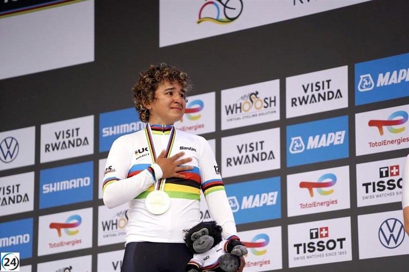 Paula Ostiz se adjudica el título mundial júnior de ciclismo en ruta.