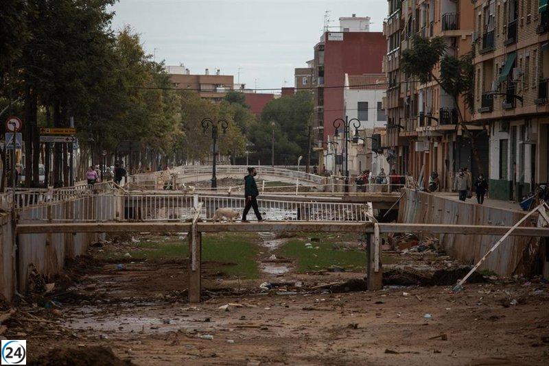 Inundaciones nocturnas en Aldaia: El barranco de La Saleta desbordado por intensas lluvias.