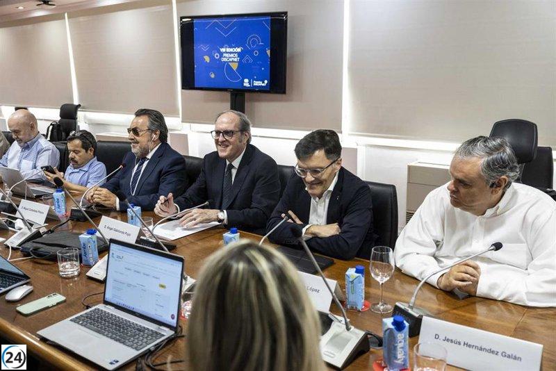 El jurado de Fundación ONCE elige a los 12 finalistas de los Premios Discapnet por su innovación en tecnologías accesibles.