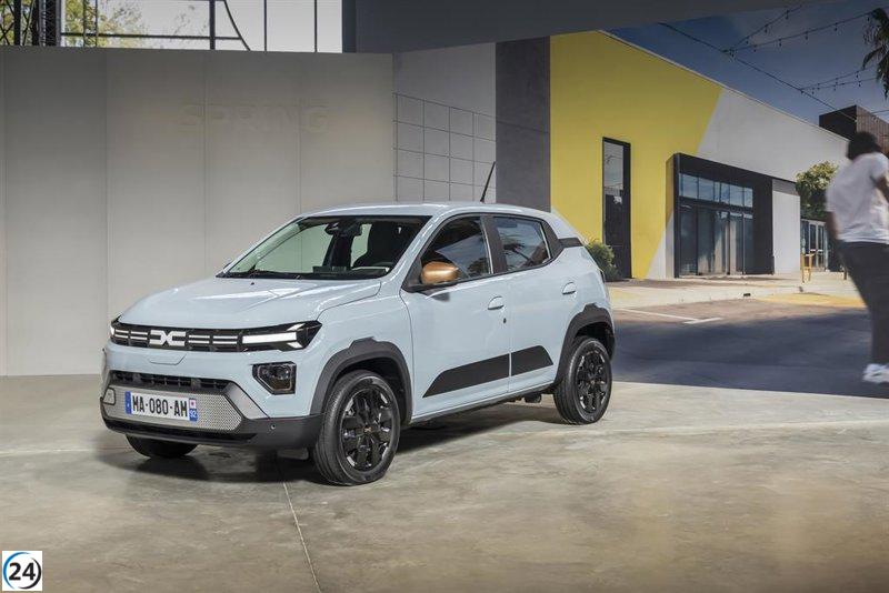 Dacia mejora el Spring para 2026 con mayor estabilidad en curvas y una batería renovada.