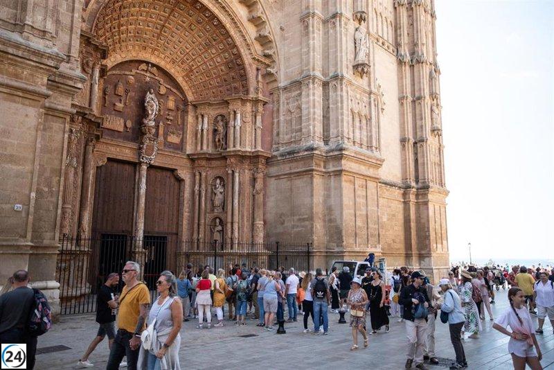 Baleares limita la llegada de cruceros semanales a Palma para proteger el turismo sostenible.
