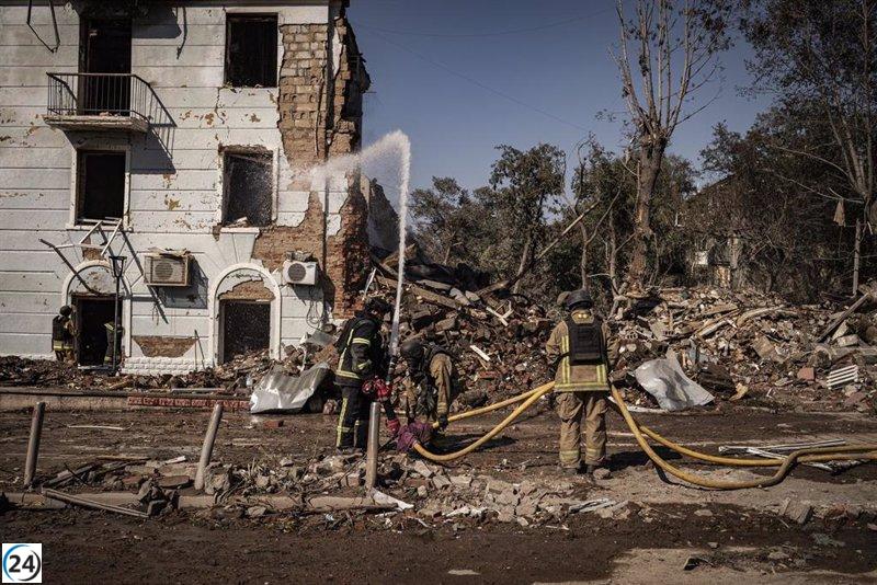 Ucrania inicia evacuación de familias con niños en Kramatorsk ante la creciente tensión.