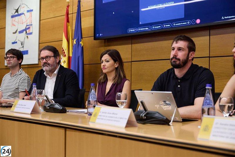 El Gobierno plantea destinar 13 millones de euros a Canarias, Baleares, Ceuta y Melilla para el cuidado de menores migrantes.