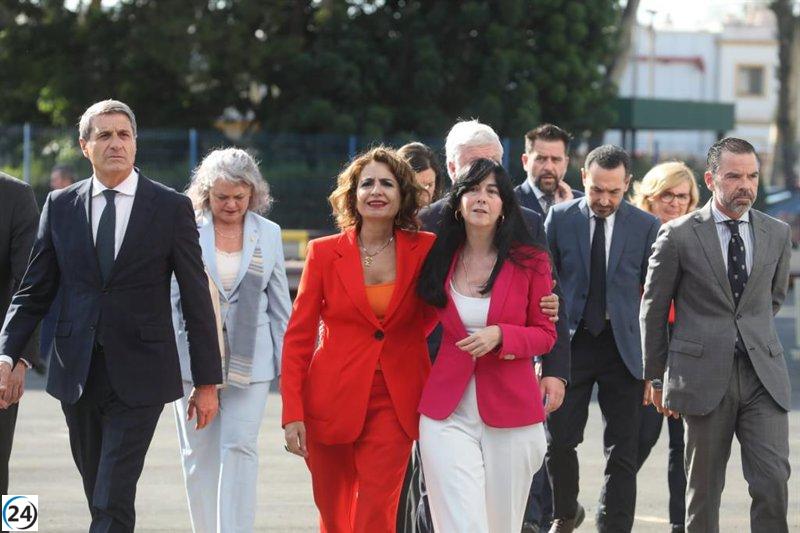 Montero exige a Moreno soluciones urgentes para restaurar la confianza en la sanidad, señalando que sus afirmaciones sobre los cribados son engañosas.