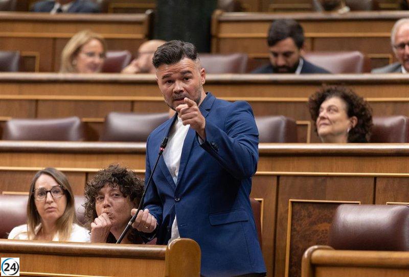 Rufián solicita a Sánchez acciones para reducir el costo de la vivienda, mientras el presidente defiende su gestión y señala al PP como responsable.