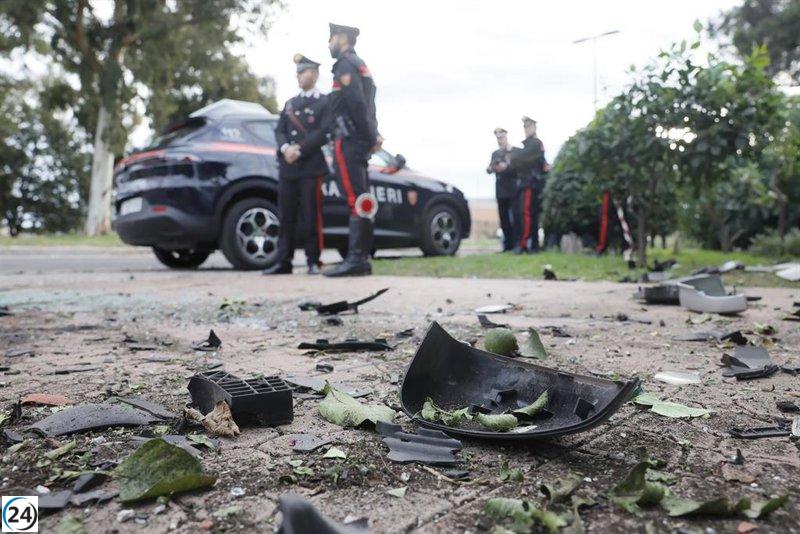 Detonan explosivo en el vehículo de un periodista de investigación en las afueras de Roma.