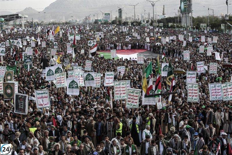 Hutíes liberan a detenidos y toman control de la oficina de la ONU en Yemen.