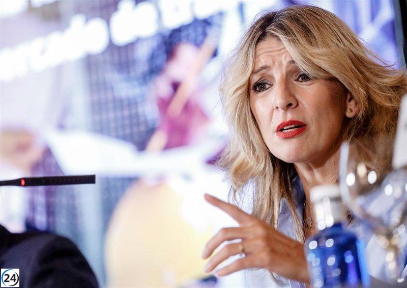 Díaz critica a Garamendi por su postura en el despido, señalando un giro hacia la extrema derecha en la CEOE.